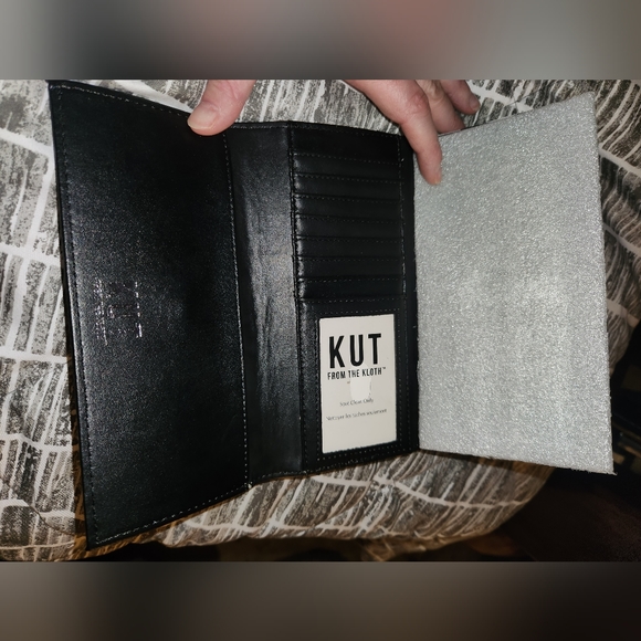 Kut from the kloth black and white striped wallet with Dust Bag - Picture 5 of 11